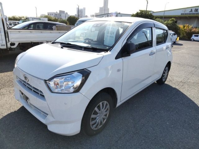 9324 Daihatsu Mira e s LA350S 2018 г. (LUM Kobe Nyusatsu)